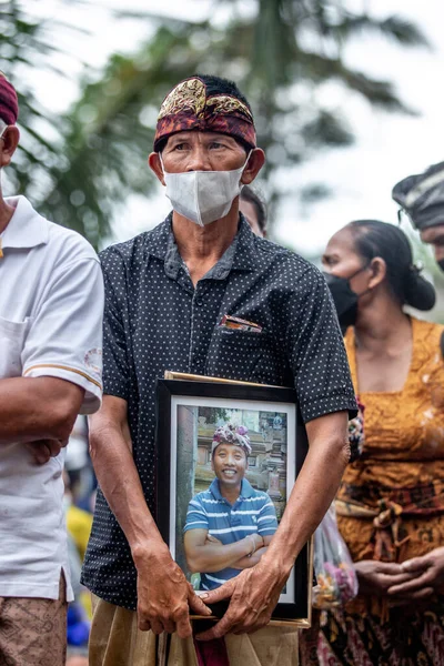 Foto Van Mensen Die Naar Crematie Ceremonie Bali Kijken Stockfoto