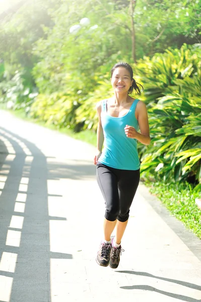 Woman runner — Stock Photo, Image