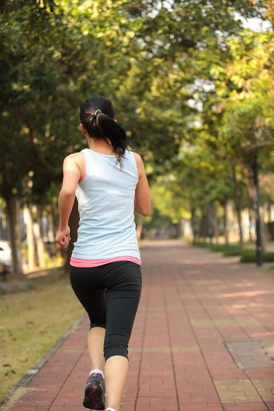 Žena běžec — Stock fotografie