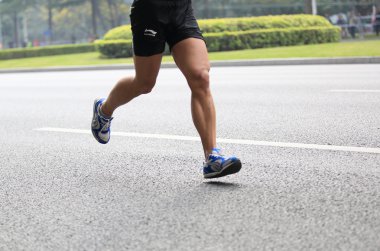 shenzhen uluslararası maraton 2013 çalışan atlet