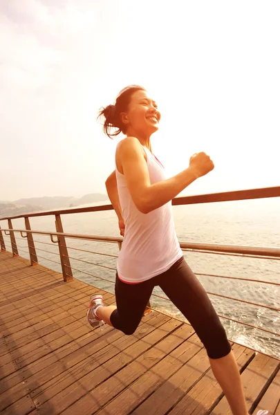 Happy asian woman running — Stock Photo, Image