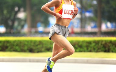 Tanımlanamayan sporcular shenzhen uluslararası maraton koşusu