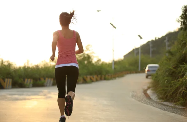 Corredor mujer corriendo — Foto de Stock