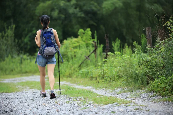 Woman hiker at guilin — Stock Photo, Image
