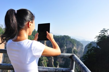 kadın hiker kullanmak tablet pc