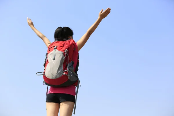 徒步旅行的女人 — 图库照片