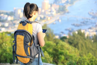 kadın hiker kullanmak tablet pc