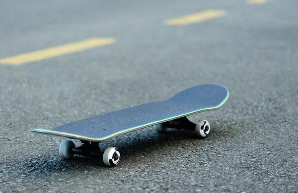 Новый скейтборд — стоковое фото