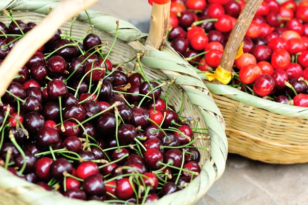 Cereza roja fresca — Foto de Stock