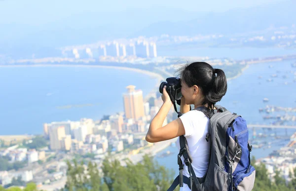 Femme photographe extérieur — Photo