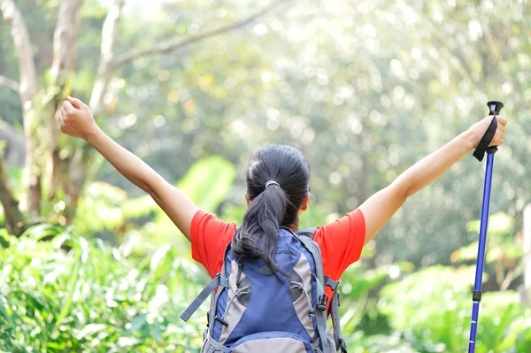 Woman in tropical jungle — Stock Photo, Image