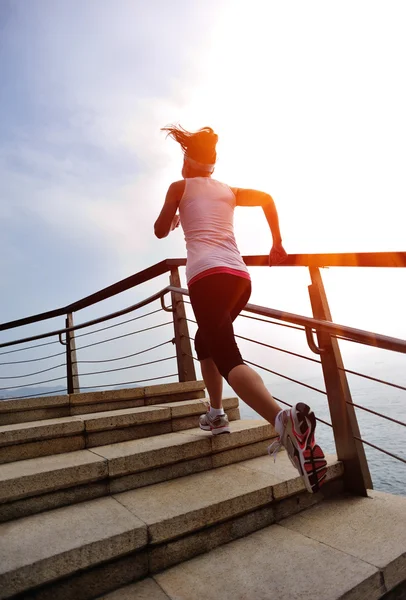 Deportes mujer corriendo — Foto de Stock