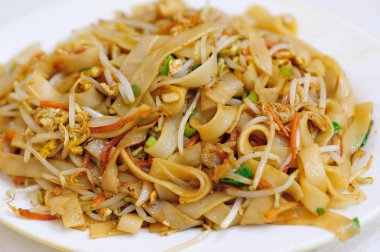 Kızartma heyecan lo mein