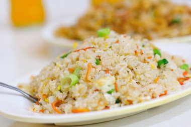 Kızartma heyecan lo mein