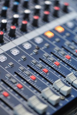 ses karıştırıcı