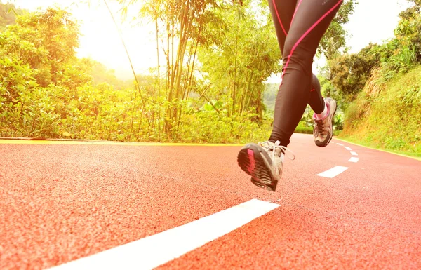 Woman legs running — Stock Photo, Image