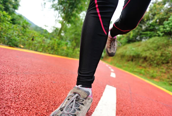 Woman legs running — Stock Photo, Image