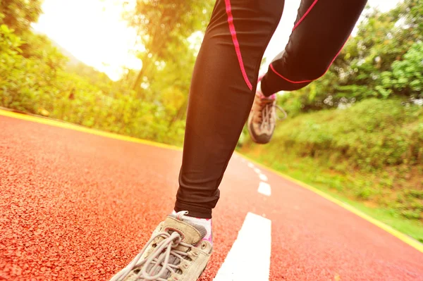 Woman legs running — Stock Photo, Image