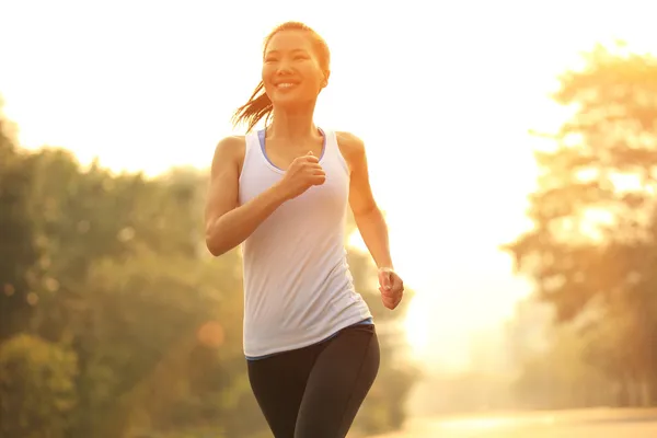 Mujer corriendo —  Fotos de Stock