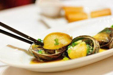 buğulanmış abalone