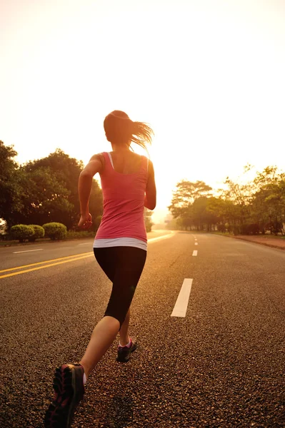 Mujer corriendo — Foto de Stock