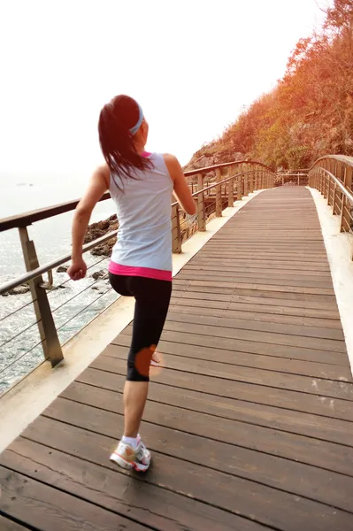 Mujer corriendo —  Fotos de Stock