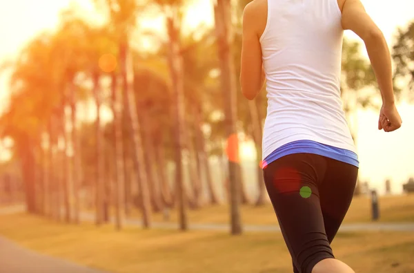 Mujer corriendo — Foto de Stock