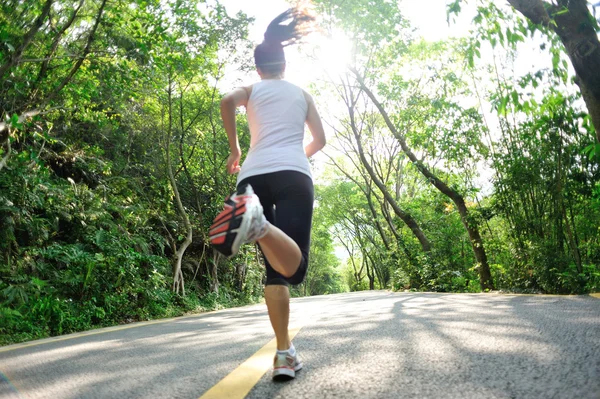 Donna che corre — Foto Stock