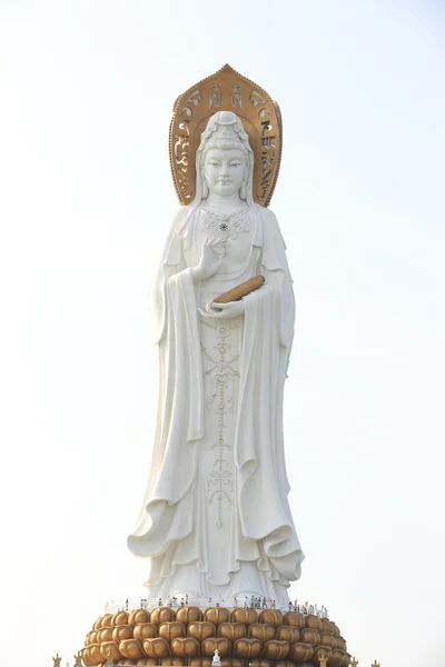 Deusa da estátua de misericórdia à beira-mar — Fotografia de Stock