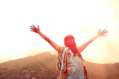 kadın zevk güzel manzaraya dağ tepe