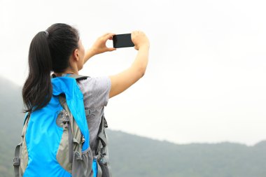 fotoğrafta kadının hiking