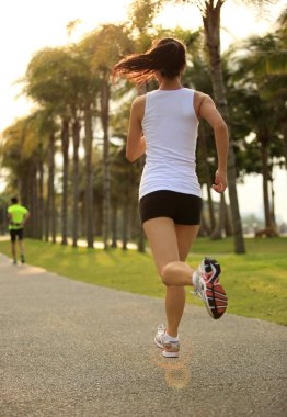 tropikal Parkı'nda çalışan runner atlet