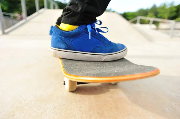 Skate no parque de skate — Fotografia de Stock