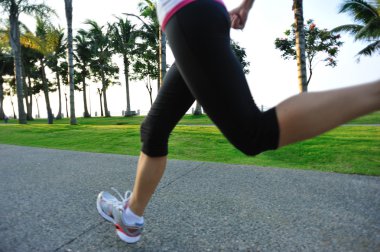 tropikal Parkı'nda çalışan runner atlet.