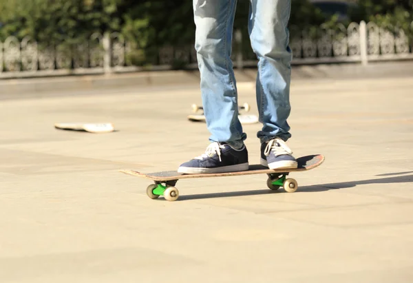 Skateboarding für Jungen — Stockfoto