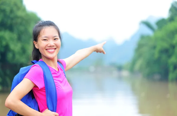 Vrouw toeristische in yangshuo — Stockfoto