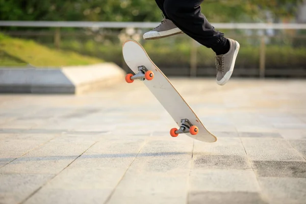 Skateboarder Skate Livre Cidade — Fotografia de Stock