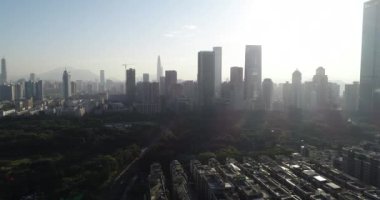 Modern şehrin havadan görünüşü