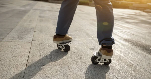 Freeline Skateboarder Gambe Skateboard Città — Foto Stock