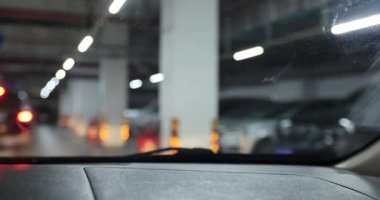 Modern park alanının içi bulanık