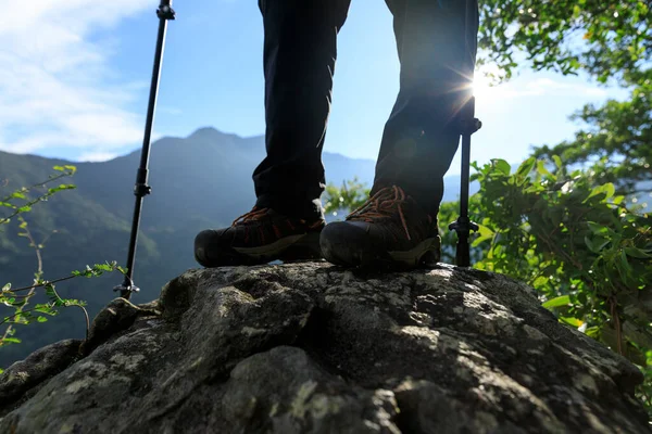Successful Woman Hiker Legs Stand Mountain Peak Rock — Stock Photo, Image