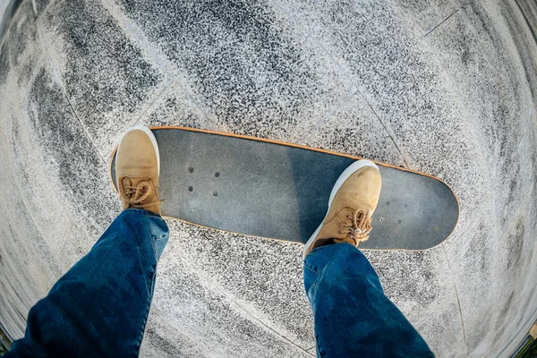 Asijské Žena Skateboarder Skateboarding Venku — Stock fotografie