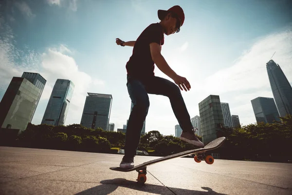 Skateboarder Skateboarding Outdoors City — Stock Photo, Image