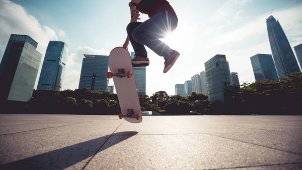 Skateboarder Skateboard Plein Air Ville — Photo