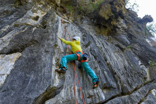Альпинистка Скале — стоковое фото