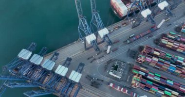 Çin 'in Shenzhen şehrindeki Yantian konteyner terminalinin hava görüntüsü.