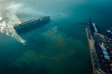 Çin 'in Shenzhen şehrindeki Yantian konteyner terminalinin hava görüntüsü.