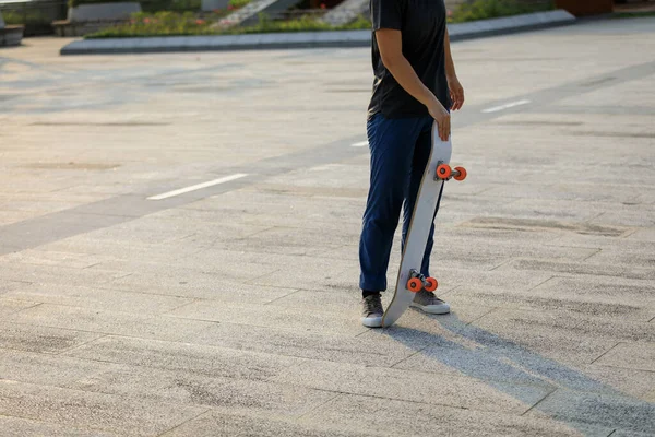 Skateboarder Skateboard All Aperto Città — Foto Stock