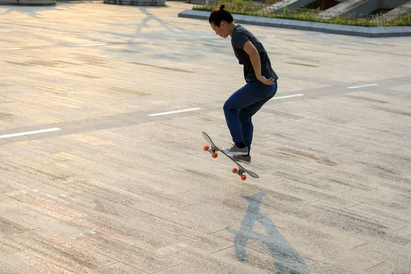 Skateboarder Skate Livre Cidade — Fotografia de Stock
