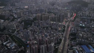 Asya gece şehrinin hava manzarası